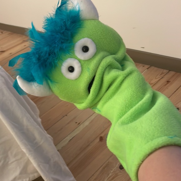 Weird Greeny Hand Puppet NWOT - Picture 3 of 14